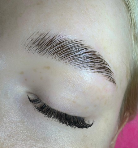 Eyebrow Laminating: Perfect Eyebrows Without Effort