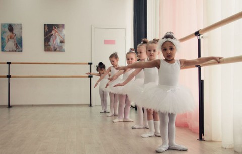 Ballet subscriptions for children and adults - One hour of ballet classes twice a week